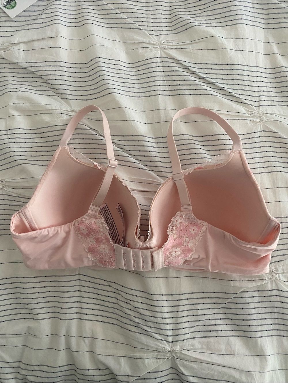 Victoria's Secret Pink Floral Lace Underwire Bra Body by Victoria - Picture 2 of 9